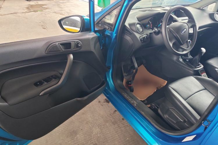 Used Ford Fiesta 2013 Sedan 1.5L Manual Fashion Edition Driver Seat