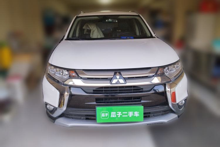 Used Mitsubishi Outlander 2016 2.4L 4x4 Elite Edition 5 Seats Front