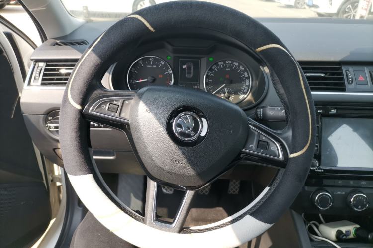 Used Skoda Octavia 2017 1.6L Manual Smart Drive Edition
