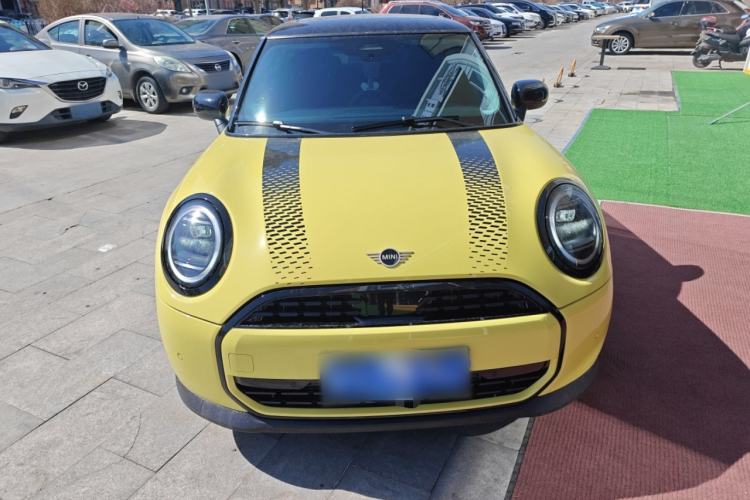 Used MINI 2025 1.5T COOPER Classic Edition