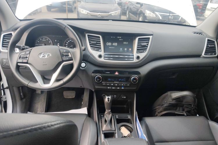 Used Hyundai Tucson 2015 1.6T Dual-Clutch Two-Wheel-Drive Leading Model