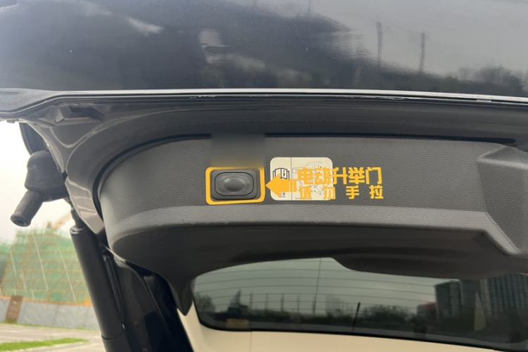 Used Ford Kuga 2015 2.0L GTDi Four-Wheel-Drive Sport Model Interior 10