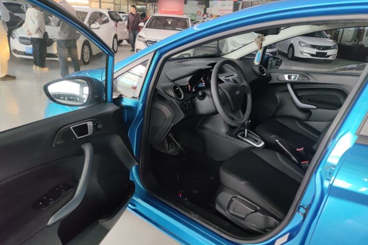 Used Ford Fiesta 2013 Hatchback 1.5L Automatic Fashion Edition Driver Seat