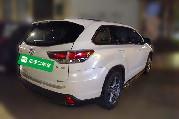 Used Toyota Highlander 2015 2.0T Two-Wheel Drive Luxury Edition 7 Seats Rear Right 45 Deg