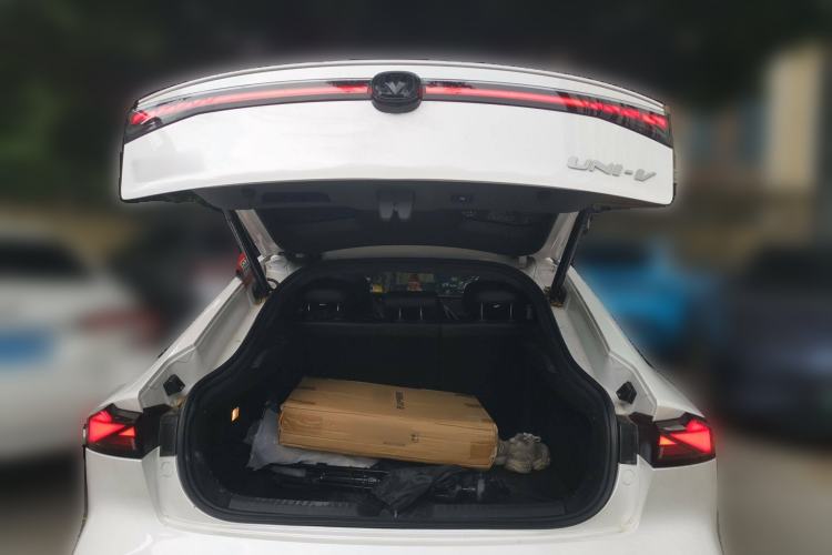 Used CHANGAN UNI-V iDD 2023 ZhiDian iDD 1.5T 113km ZhiKu Model