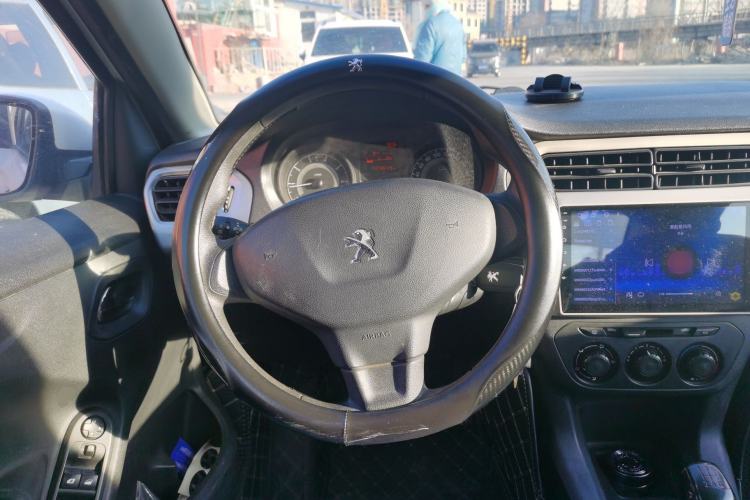Used Peugeot 301 2014 1.6L Manual Comfort Edition Steering Wheel