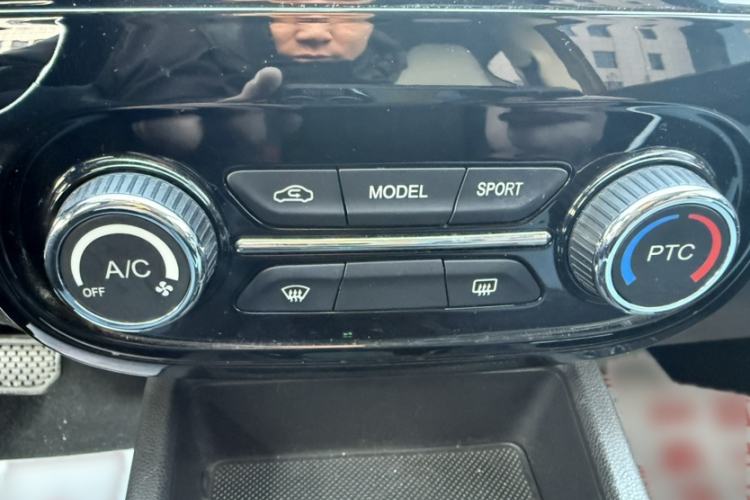 Used Chery Little Ant 2022 Sweet Pink Edition Low-Sugar Version Lithium Iron Phosphate 29.2 kWh 30 kW 301 km