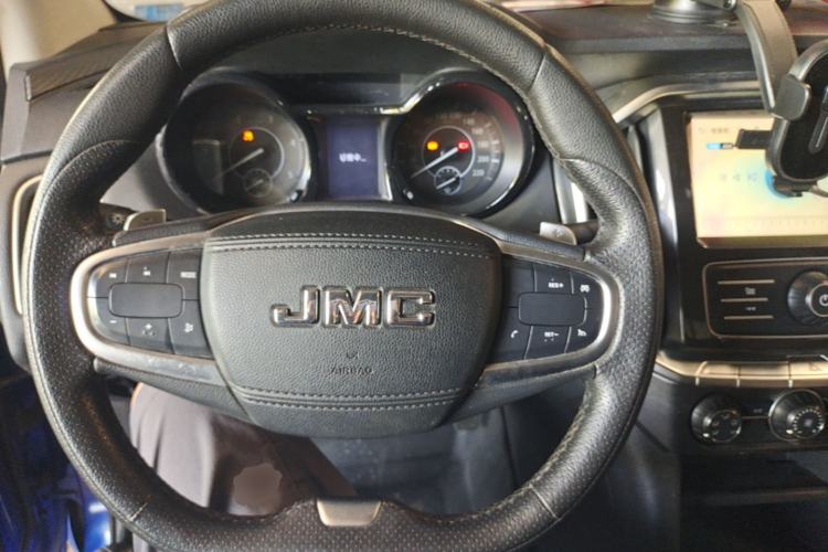 Used JMC Yuhu 7 2020 2.0T Diesel Automatic 2WD Comfort Edition Short Wheelbase China VI Emission Standard JX4D20A6L