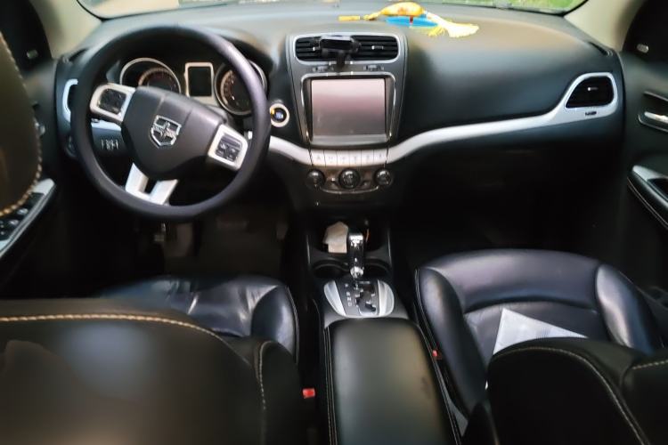 Used Dodge Journey 2013 2.4L Two-Wheel Drive Luxury Version