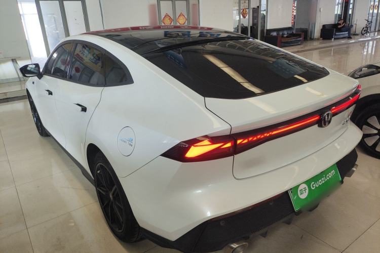 Used CHANGAN UNI-V iDD 2023 ZhiDian iDD 1.5T 113km Smart & Fun Version
