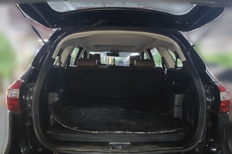 Used JMC Yusheng S350 2017 2.0T Automatic 2WD Diesel Luxury Version with Sunroof 7 Seats
