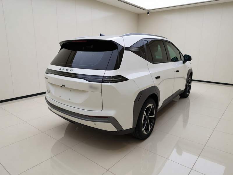 Used AION Y 2023 Younger Star Edition — 6