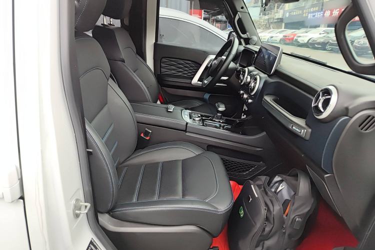 Used BAIC Off-Road BJ40 2023 2.0D Automatic Four-Wheel Drive Blade Hero Edition Adventurer Type (with Front and Rear Electronic Locks) Right Front Seat