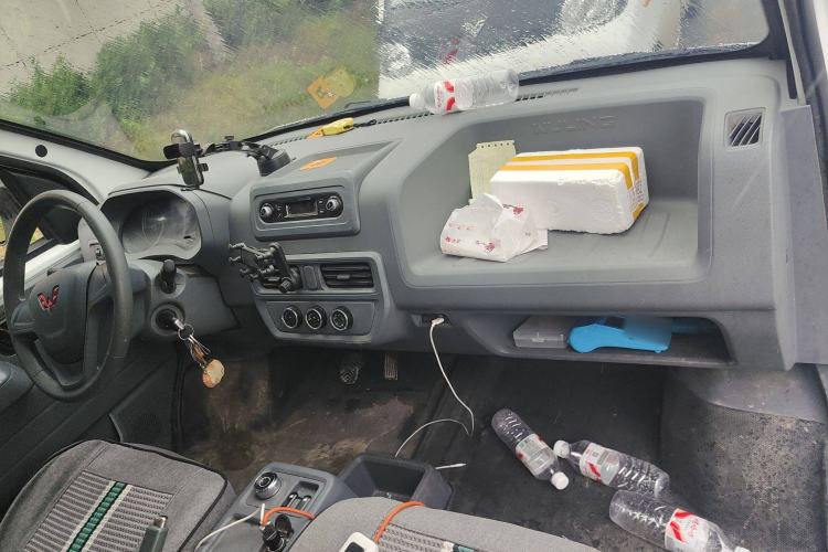 Used Wuling Yangguang 2024 300km Range Practical Window-Sealed Version 60kW
