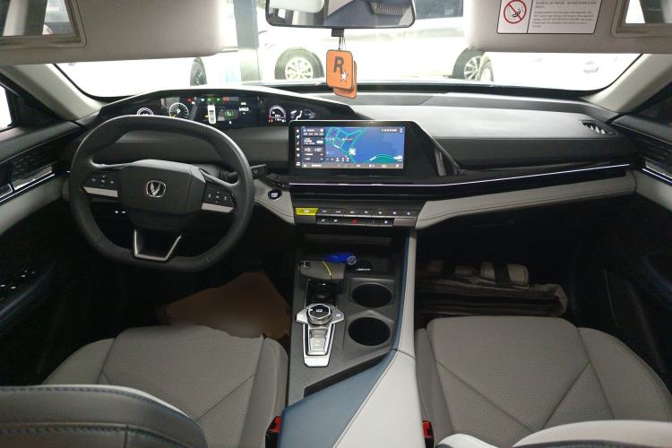 Used Changan UNI-V iDD 2023 ZhiDian iDD 1.5T 113km ZhiKu Model
