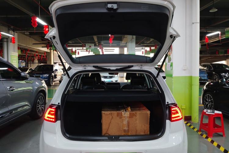 Used Volkswagen Golf 2017 230TSI Automatic Luxury Million-Vehicle Commemorative Edition