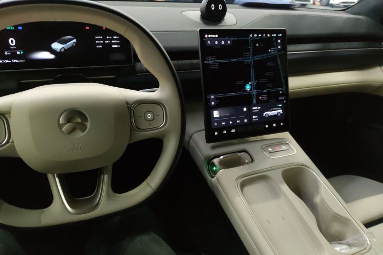 Used Nio ES6 2024 75 kWh Center Console