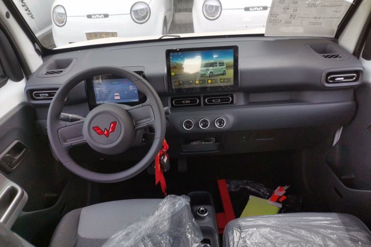 Used Wuling Zhiguang New Energy 2025 Model 305km Ambitious Edition