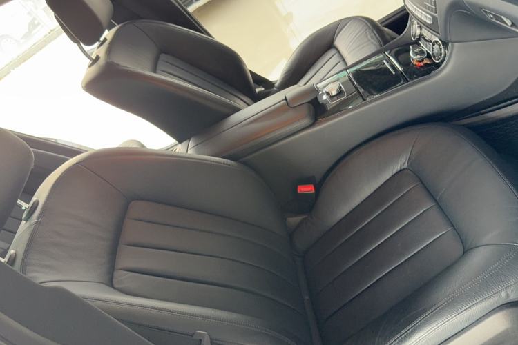 Used Mercedes-Benz CLS 2015 CLS 320 Interior 7