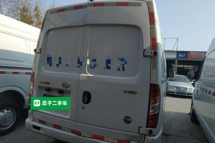 Used SAIC MAXUS Xintu V80 2023 2.0T Manual Classic City Delivery King Short Wheelbase Mid-Roof 3-Seater
