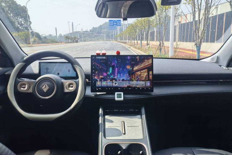 Used Baojun Yunhai 2024 140km Plug-in Hybrid Version
