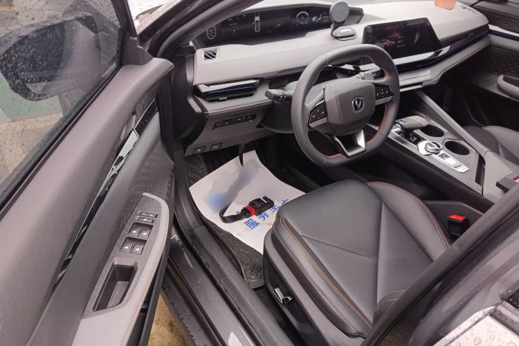 Used CHANGAN UNI-V 2022 1.5T Prestige Version Driver Seat