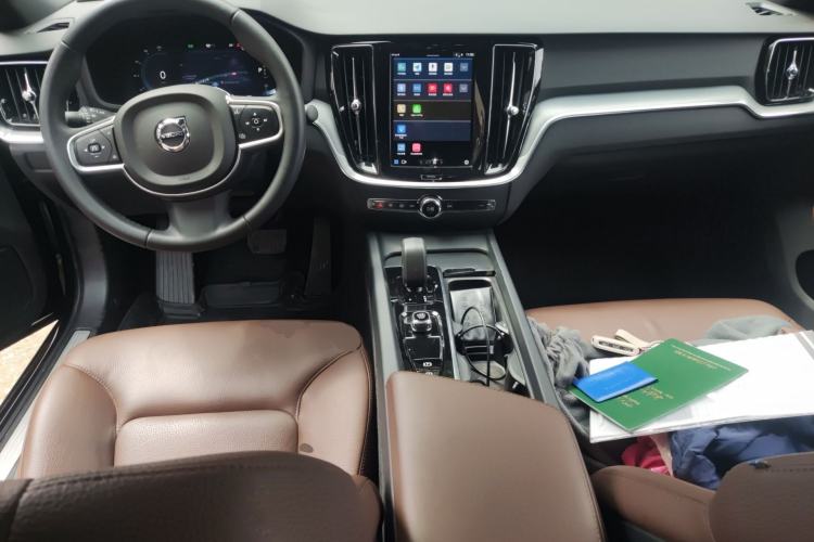 Used Volvo S60 2025 B4 Zhiyi Luxury Edition Center Console