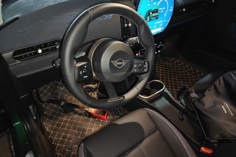 Used MINI 2025 1.5T COOPER Classic Edition
