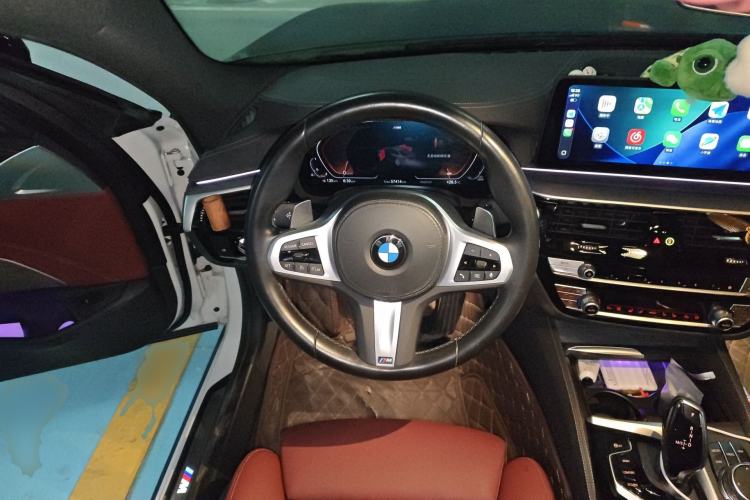 Used BMW 5 Series 2022 Second Facelift 530Li Luxury Version M Sport Package Steering Wheel