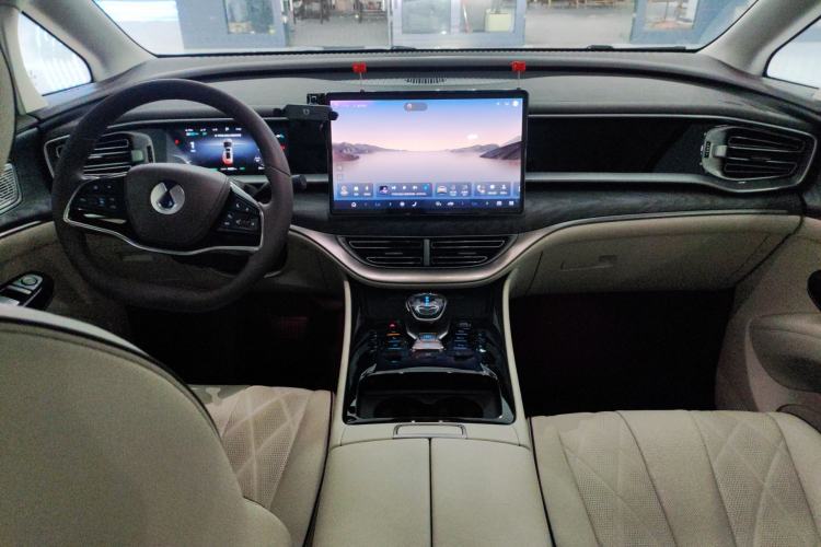 Used Denza D9 2024 DM-i 1050 Luxury Model Center Console