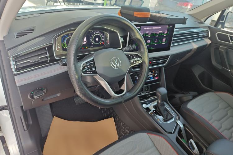 Used Volkswagen Tiguan L New Energy 2023 430 PHEV Plug-in Hybrid Flagship Edition Center Console