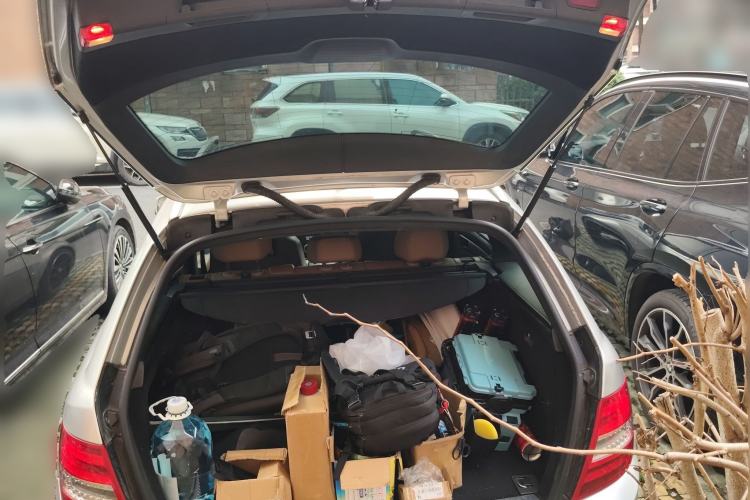 Used Mercedes-Benz C-Class 2011 C 200 Fashion Travel Edition