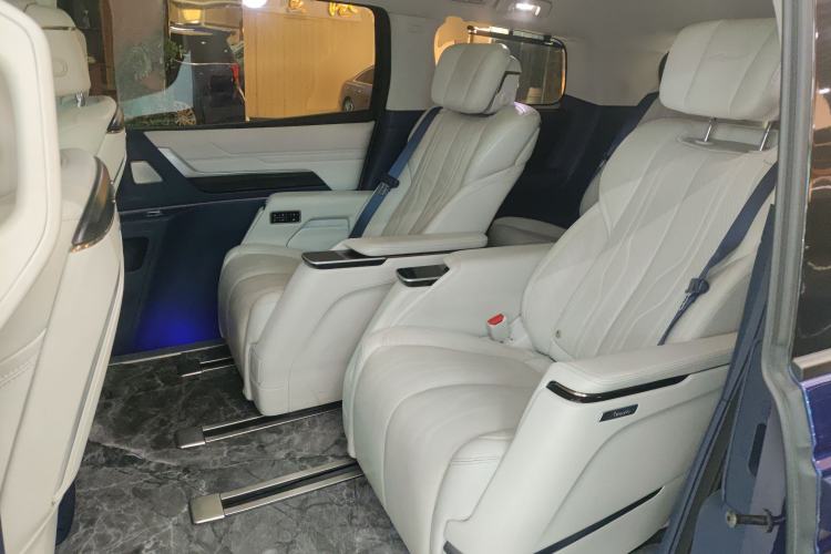 Used Buick Century 2023 2.0T Six-Seater Yinshi Edition
