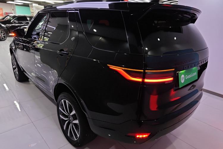 Used Land Rover Discovery 2023 Restyled 360 PS R-Dynamic SE
