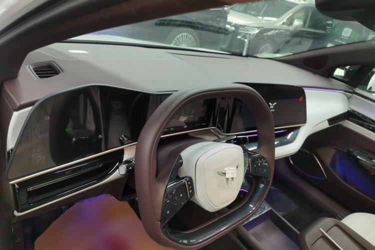 Used Hongqi EH7 2024 640 Pro+ All-Wheel Drive Center Console