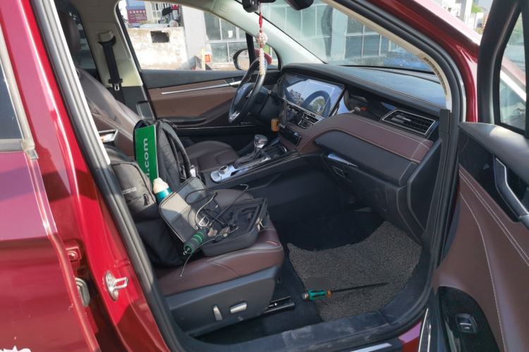 Used TRAUM S70 2018 1.5T Automatic Luxury Sporty 7-Seater
