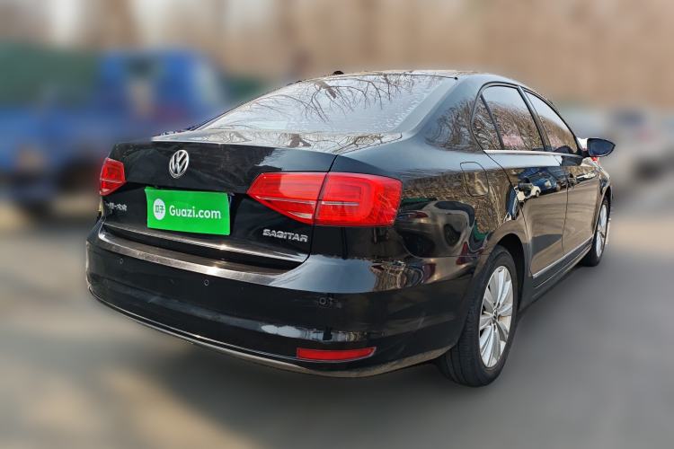 Used Volkswagen Sagitar 2015 1.6L Manual Comfort Model
