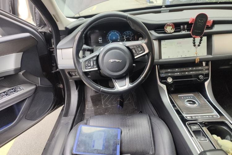 Used Jaguar XFL 2019 XFL 2.0T 250 PS Two-Wheel-Drive Luxury Edition