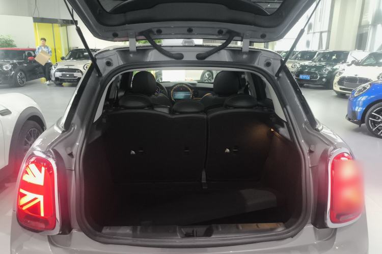 Used MINI 2022 1.5T COOPER Classic Edition Five-Door Version Trunk