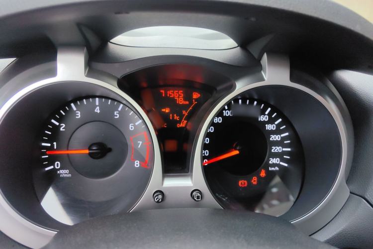 Used Infiniti ESQ 2014 1.6L Luxury Edition Instrument Cluster