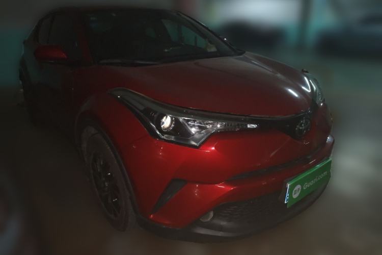 Used Toyota C-HR 2018 2.0L Leading with Sunroof China VI Standard Front Right 45 Deg