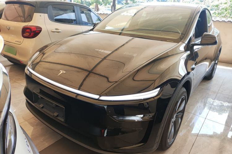 Used Tesla Model Y 2026 Long-Range All-Wheel-Drive Model
