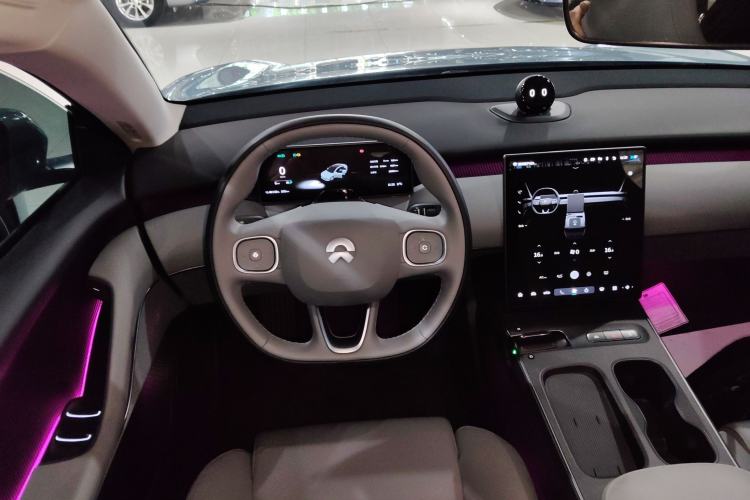 Used Nio ET5 2022 75 kWh Steering Wheel