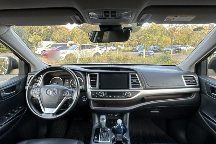 Used Toyota Highlander 2018 2.0T Four-Wheel Drive Prestige Version 7 Seats China V Emission Standard