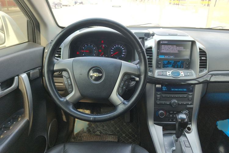Used Chevrolet Captiva 2012 2.4L 4x4 Flagship Edition 7 Seats