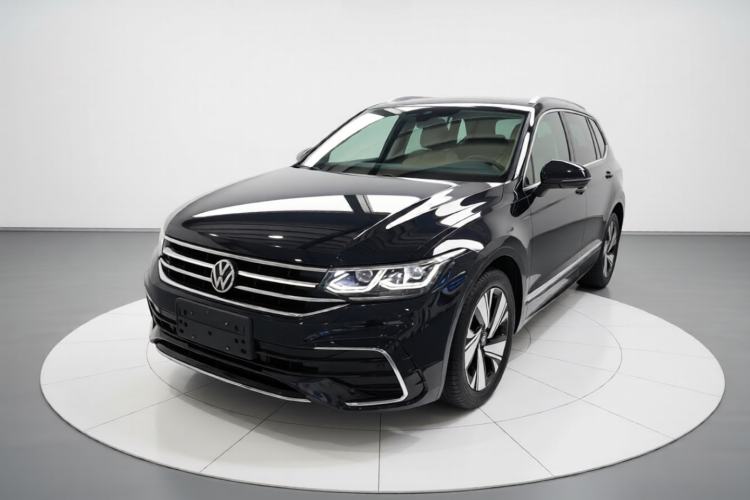 Used Volkswagen Tiguan L 2023 Facelift 380TSI Automatic All-Wheel Drive R-Line Flagship 7-Seater