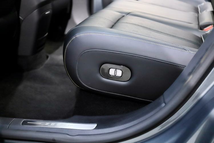 Used Zeekr 7X 2025 100kWh Long-Range All-Wheel Drive Intelligent Driving Version Interior 9