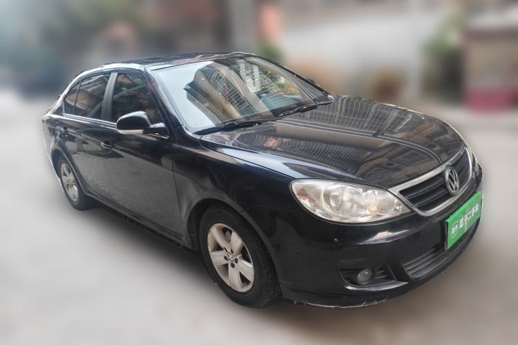 Used Volkswagen Lavida 2013 Classic 1.6L Manual Fashion Edition Front Right 45 Deg