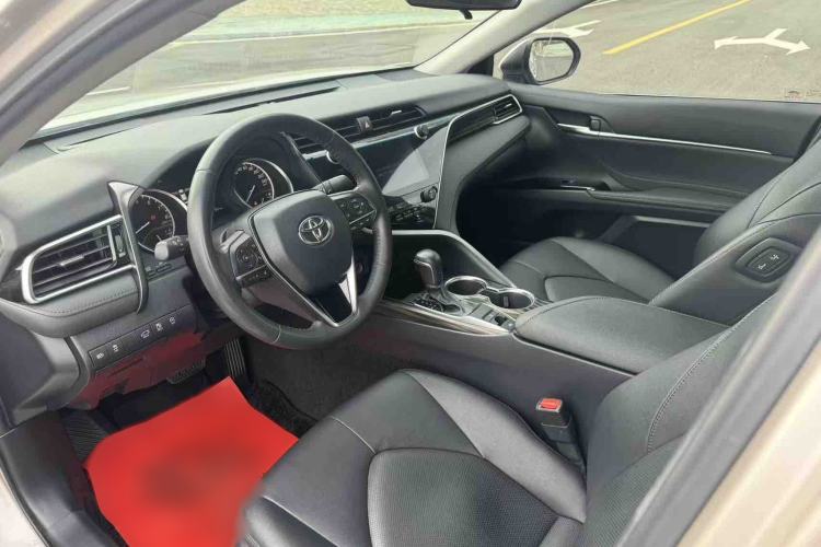 Used Toyota Camry 2019 Revised Version 2.0G Luxury Edition
