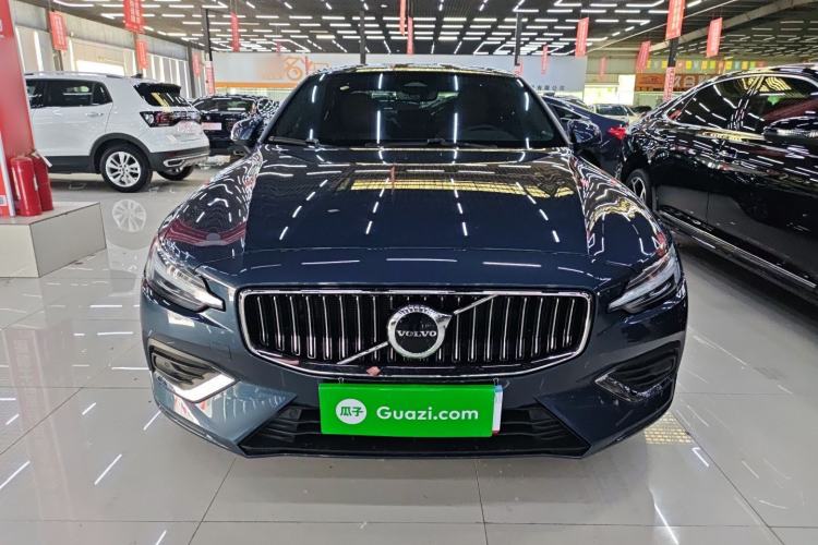 Used Volvo S60 2023 B4 Zhiyuan Luxury Edition
